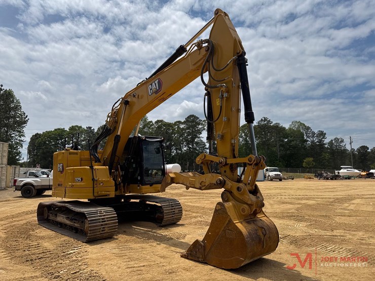 2021-caterpillar-325-image-3