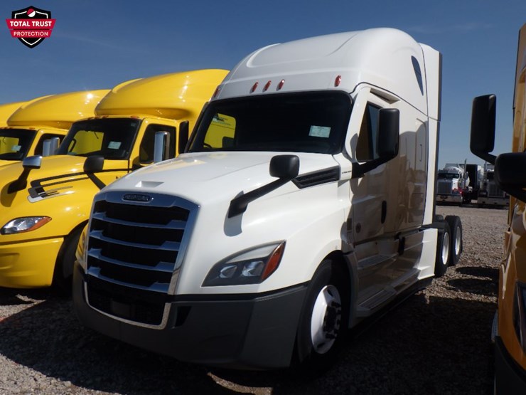 2022-freightliner-cascadia-126-image-1