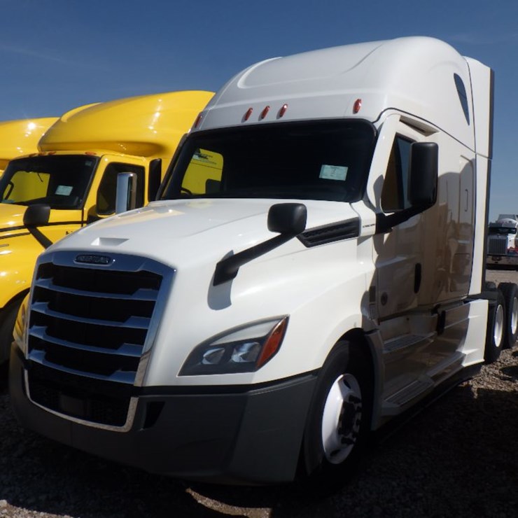 2022 FREIGHTLINER CASCADIA 126