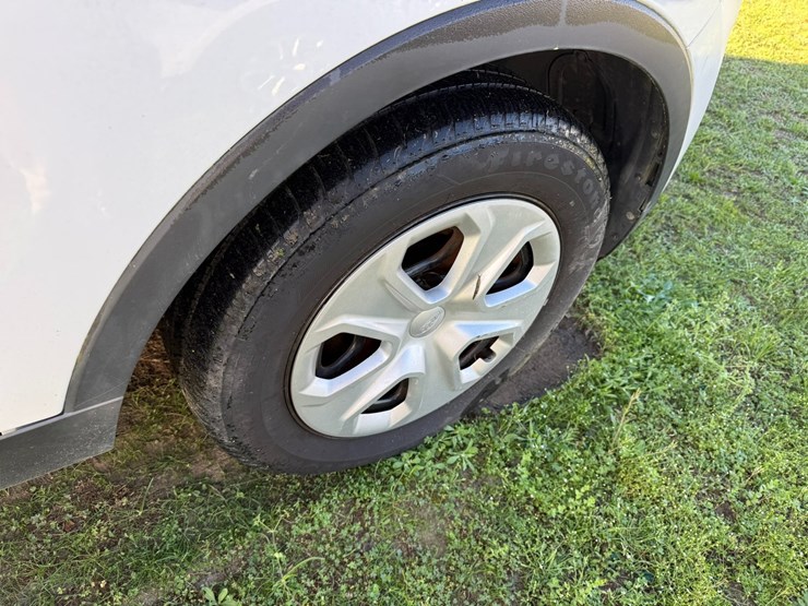 2017-ford-explorer-image-11