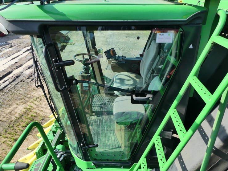 2020-john-deere-cp690-image-21