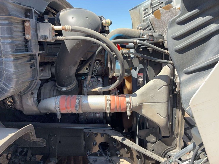 2019-freightliner-cascadia-113-image-46