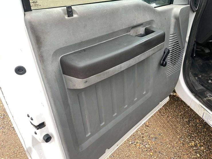 2016-ford-f350-xl-image-8