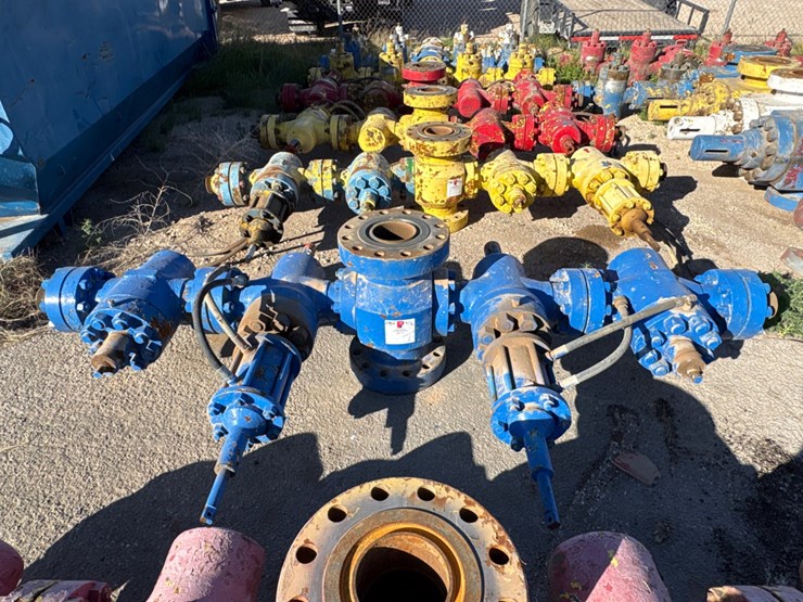7-1/16”-x-4”-fluid-cross-w/-(4)-4”-10k-gate-valves-image-1