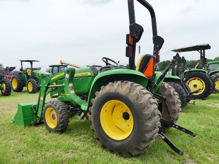 john-deere-3032e-image-4