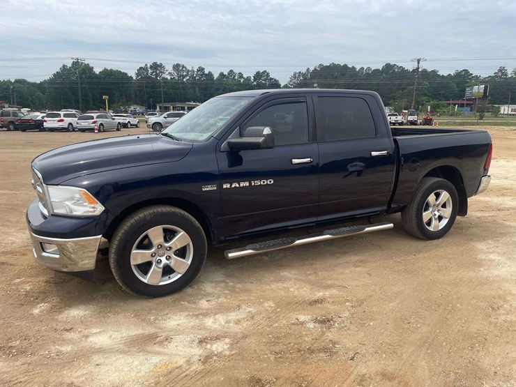 2012-dodge-ram-1500-image-1
