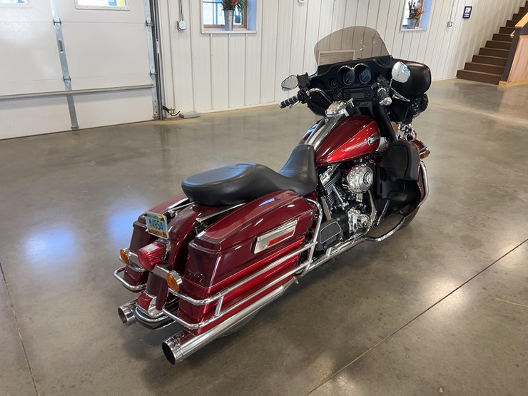 2008-harley-davidson-ultra-classic-motorcycle-image-5