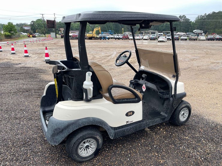 2022-club-car-tempo-2-passenger-48-volt-golf-cart-with-charger-image-3