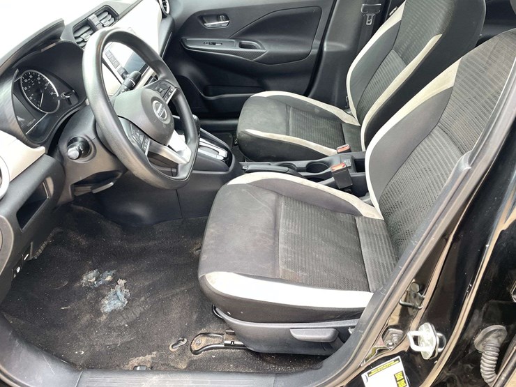 2021-nissan-versa-sv-4-door-sedan-(131,852-miles)-image-10