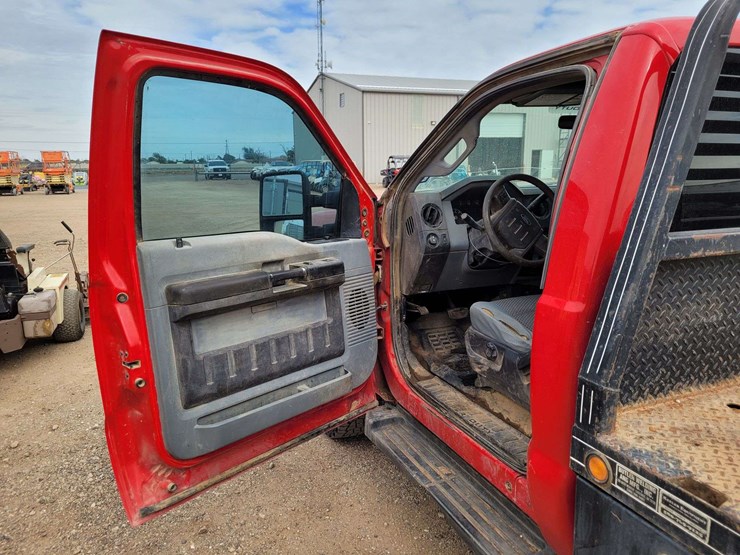 2011-ford-f350-image-16