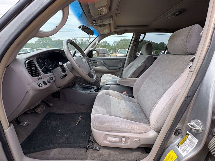 2006-toyota-sequoia-image-12