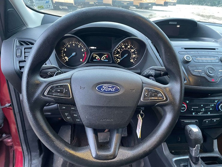 2017-ford-escape-se-image-12