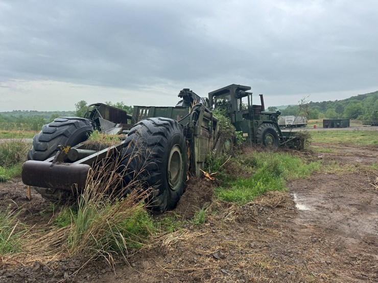 #23991-•-inop-michigan-290y-scraper-tractor-dozer-62781-image-3