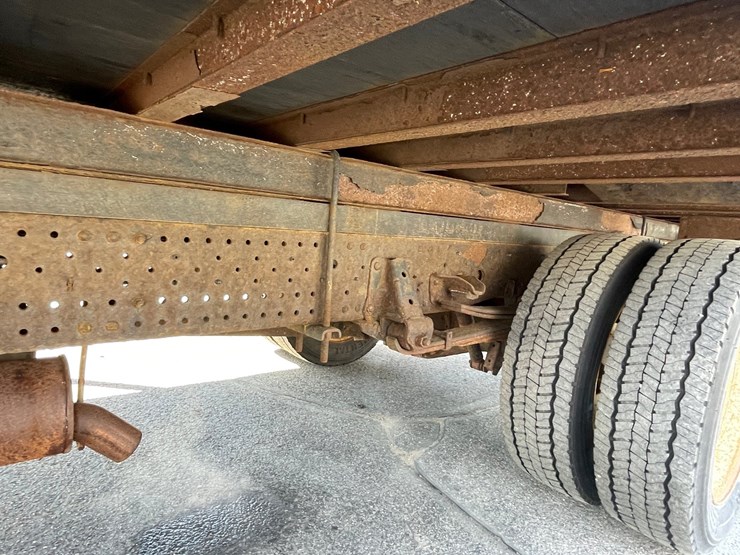 #3278-•-2017-isuzu-n-series-straight-truck-(has-wi-title)-image-30