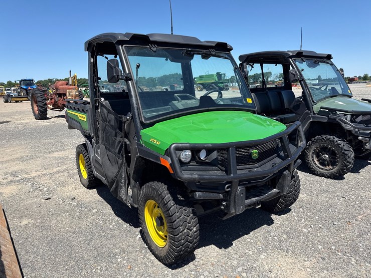 2025-john-deere-gator-image-2