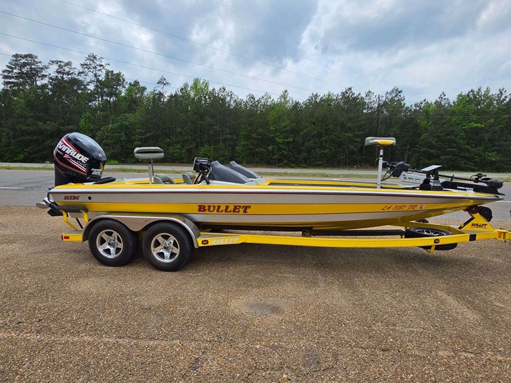 2007-bullet-21xdc-21ft-high-performance-bass-boat-/-225hp-evinrude-motor-image-3
