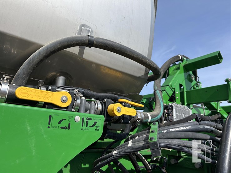 2020-john-deere-r4045-image-62
