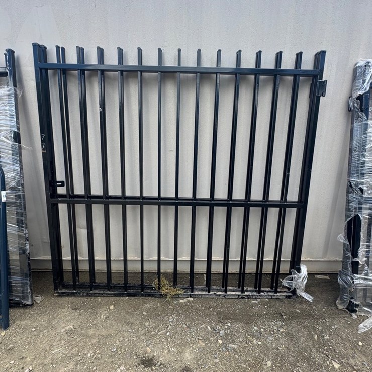 #604 • Two swinging gates, 14 foot