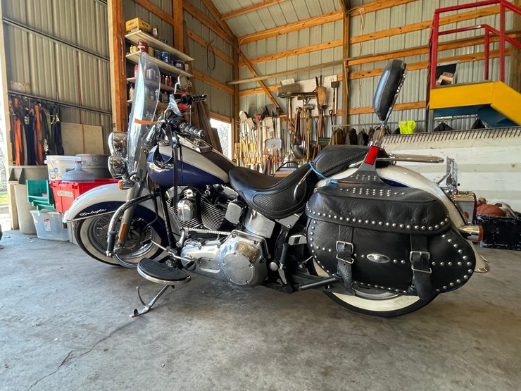 #1805-•-2005-harley-davidson-softail-motorcycle-(has-wi-title)-image-2