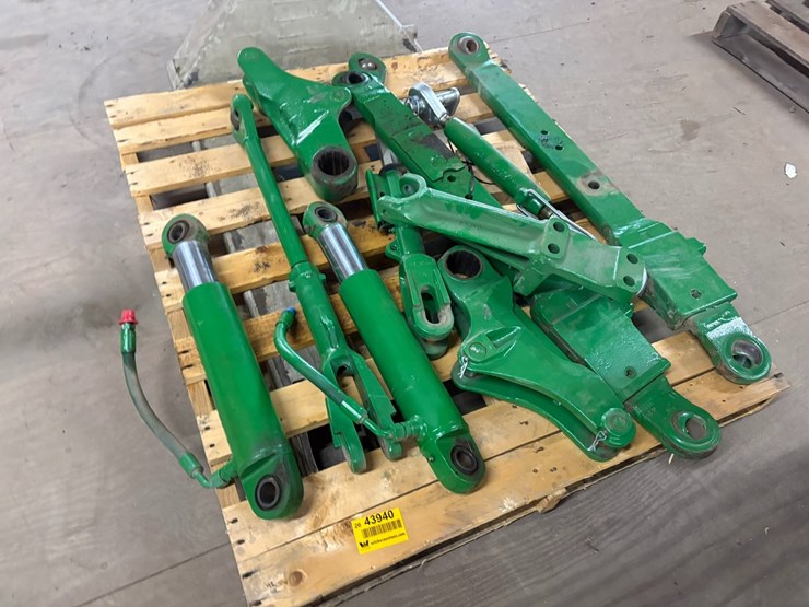 2023-john-deere-6110m-image-1