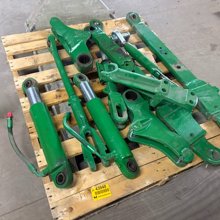 2023 JOHN DEERE 6110M