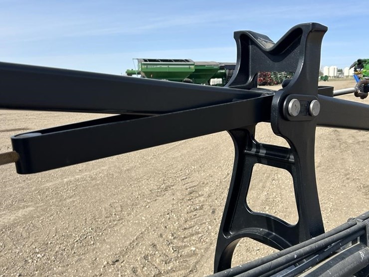 2020-john-deere-r4045-image-102