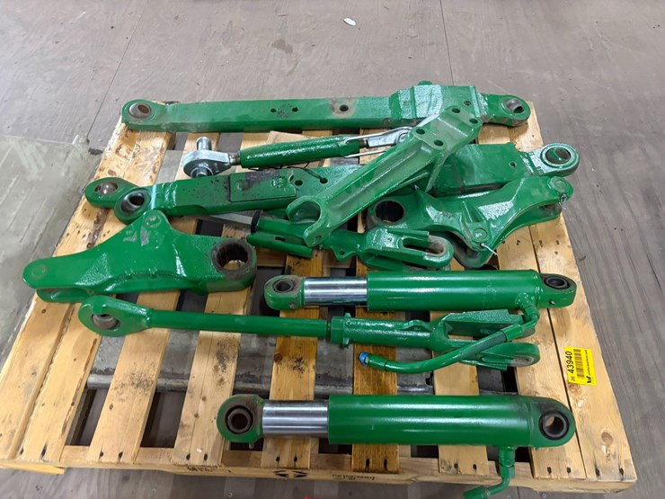2023-john-deere-6110m-image-4