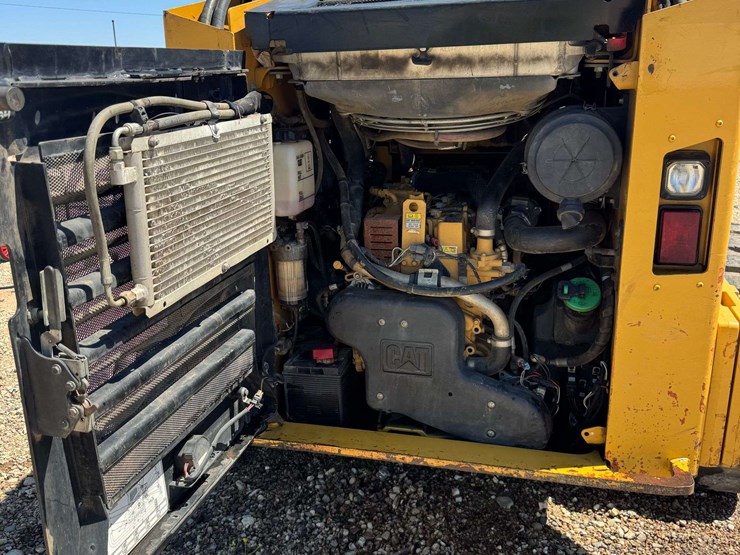 2015-caterpillar-279d-image-24