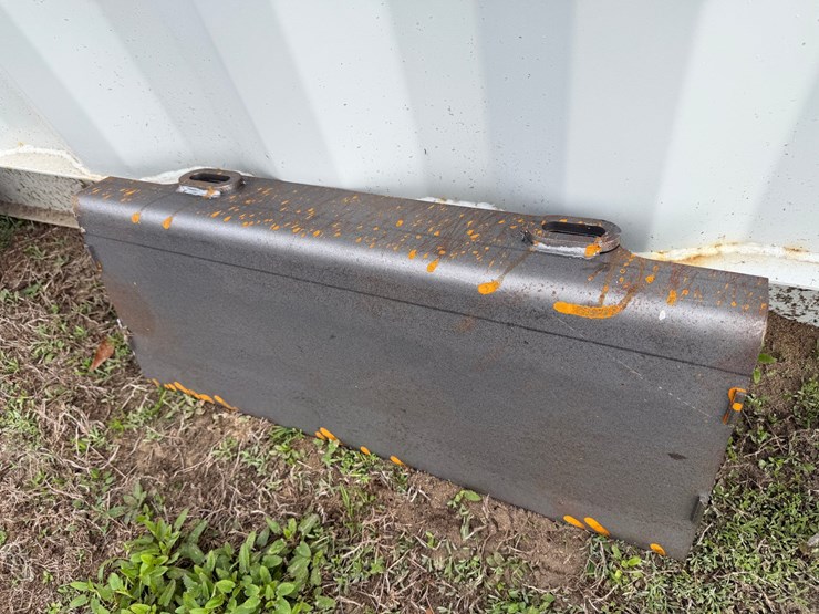#566-•-mini-skid-steer-mounting-plate-image-2
