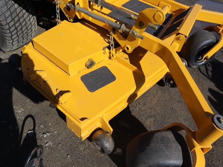 hustler-zt-zero-turn-mower-image-13