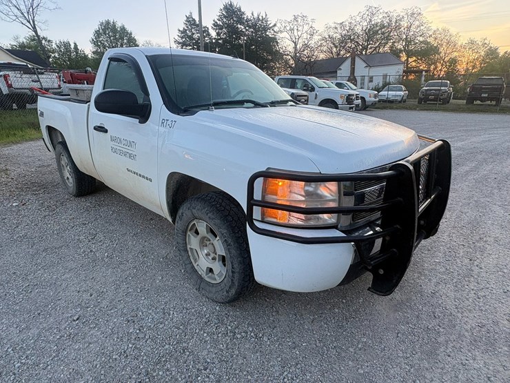 #23969-•-2011-chevrolet-silverado-4x4-pickup-vin:-1gcnkpea1bz146545-image-2