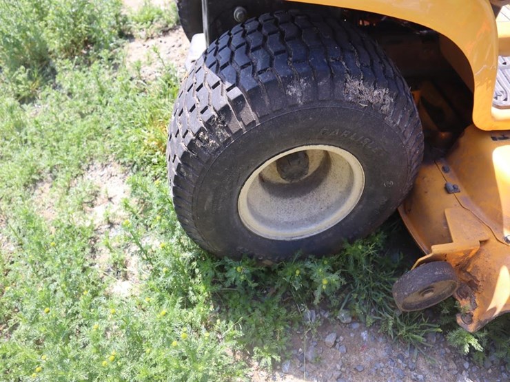 cub-cadet-lxt1050-riding-mower-image-9