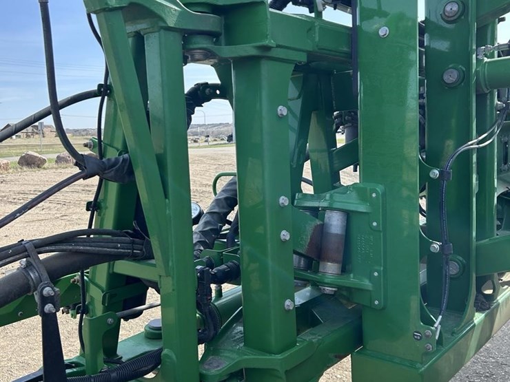 2020-john-deere-r4045-image-120