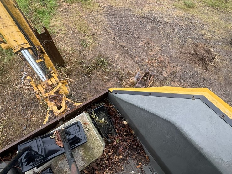 caterpillar-416b-image-66