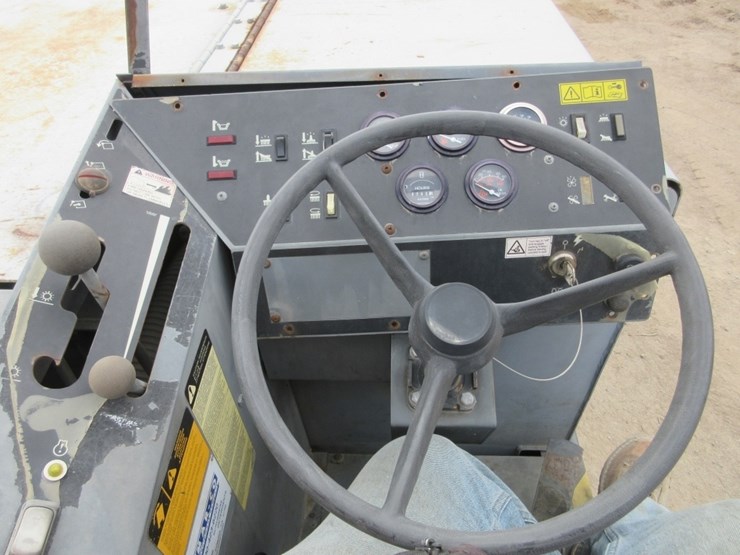 advance-7765-ride-on-floor-sweeper,-image-7