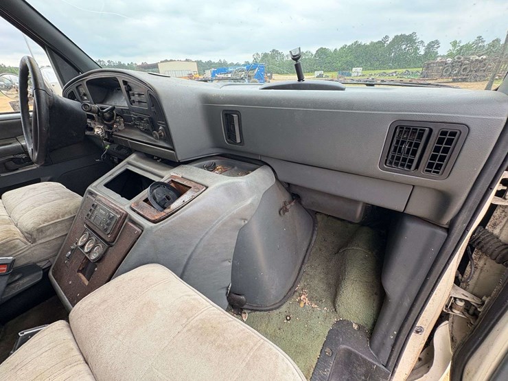 1992-ford-e350-image-27