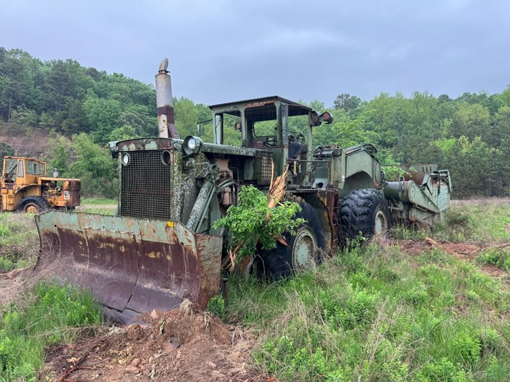 #23990-•-inop-michigan-290-scraper-tractor-dozer-image-1