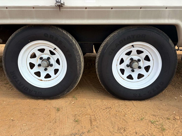 2004-citation-s27j-bumper-pull-travel-trailer-image-15