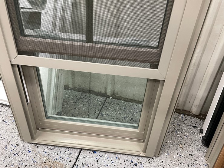 #8566-•-(1)-double-hung-window-image-10