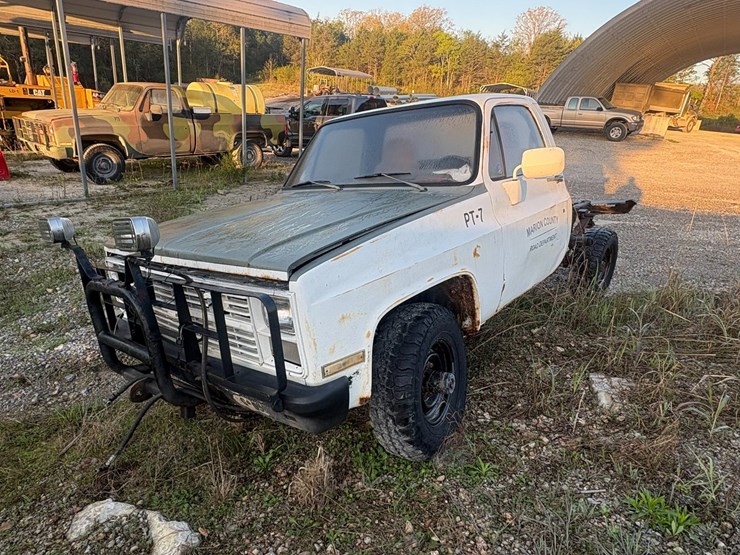 #23974-•-inop-1984-chevrolet-military-truck-4x4-pickup-vin:-1gchd34j7ff338030-image-1