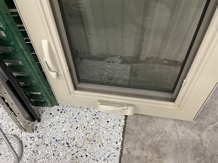 #8569-•-(1)-casement-window-image-2