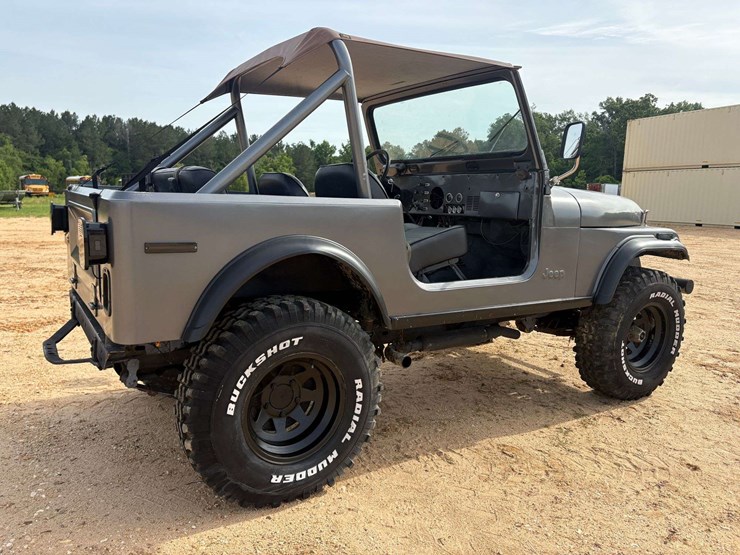 1979-jeep-cj7-2-door-w/-bikini-top-image-4