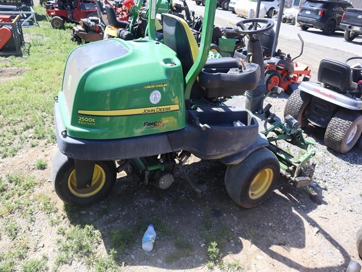 john-deere-2500e-image-8