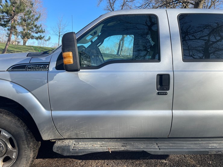 2013-ford-f250-xlt-image-10