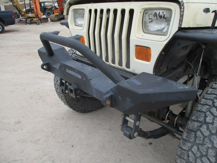 1987-jeep-wrangler-image-16