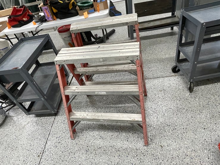 #8602-•-(2)-werner-step-ladders-image-5