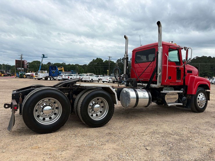 2014-mack-pinnacle-chu613-image-3