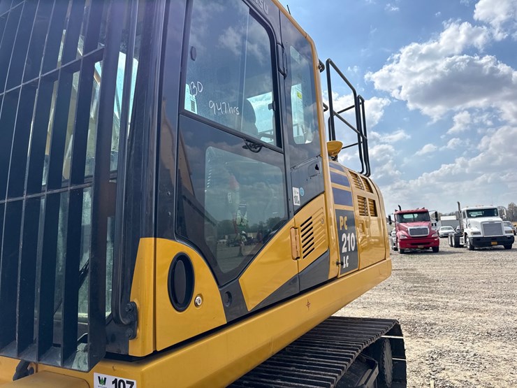 2023-komatsu-pc210-image-26