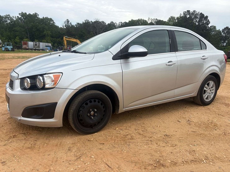 2015-chevrolet-sonic-lt-4-door-suv-(93,212-miles)-image-1