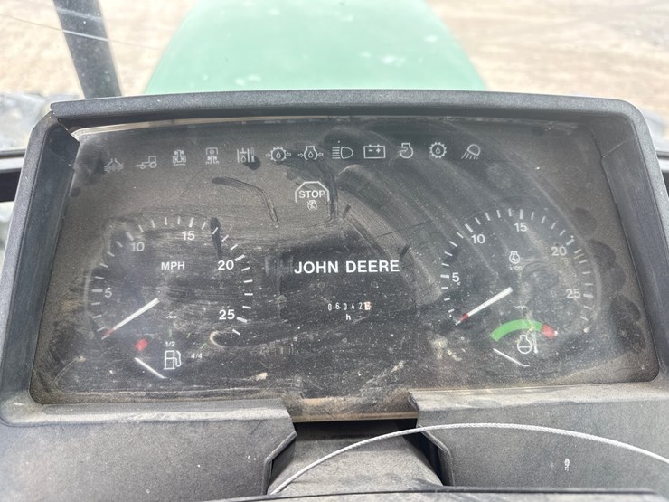 1993-john-deere-6400-image-40